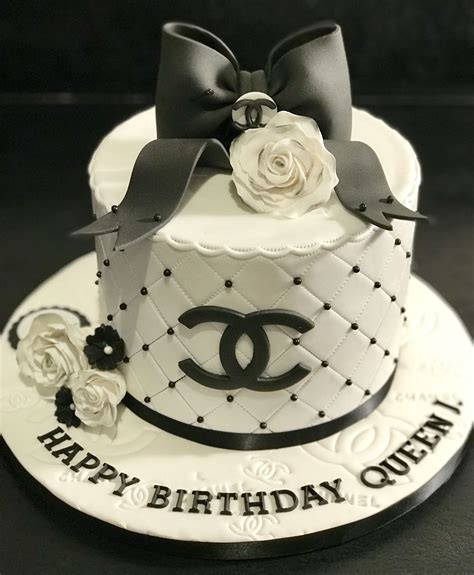 gateaux chanel|elegant Chanel cakes.